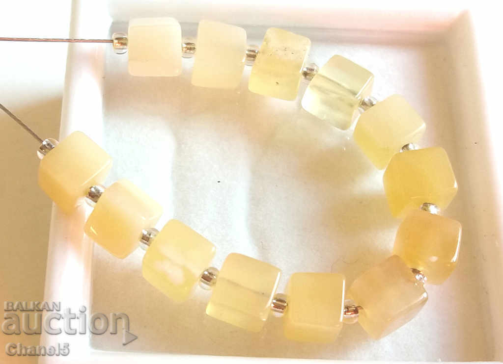 Auction NATURAL OPAL - CUBE - 1.00 carats Auction NATURAL OPAL - CUBE - 1.00 carats