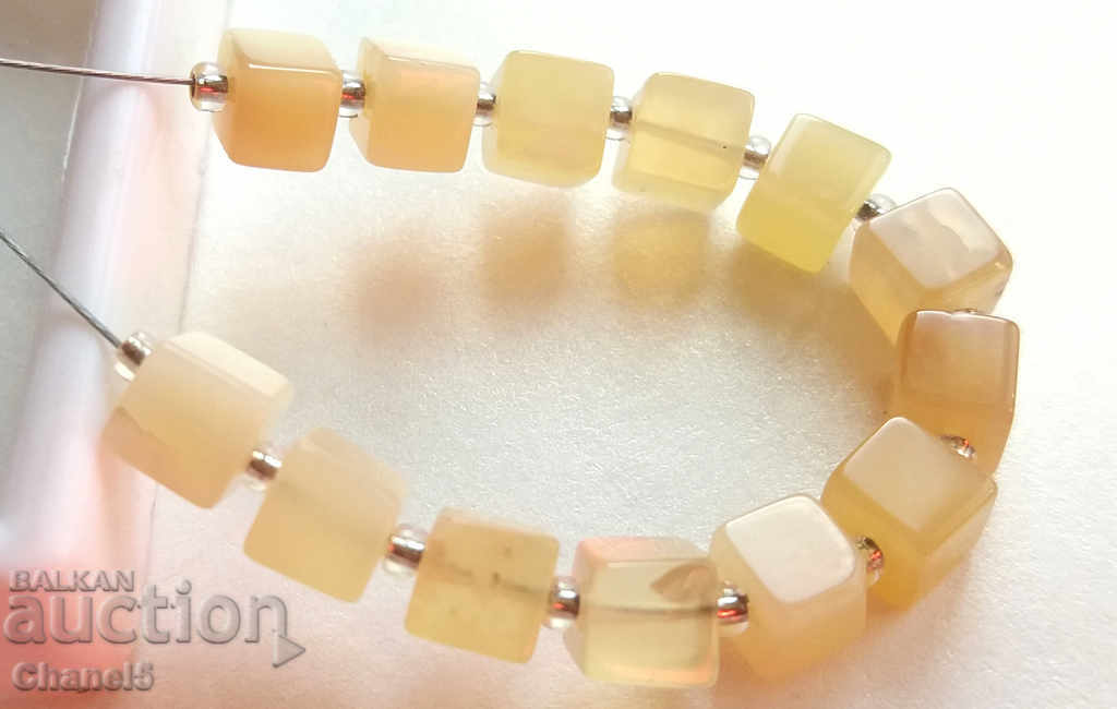 Delivery of NATURAL OPAL - CUBE - 1.00 carats Delivery of NATURAL OPAL - CUBE - 1.00 carats