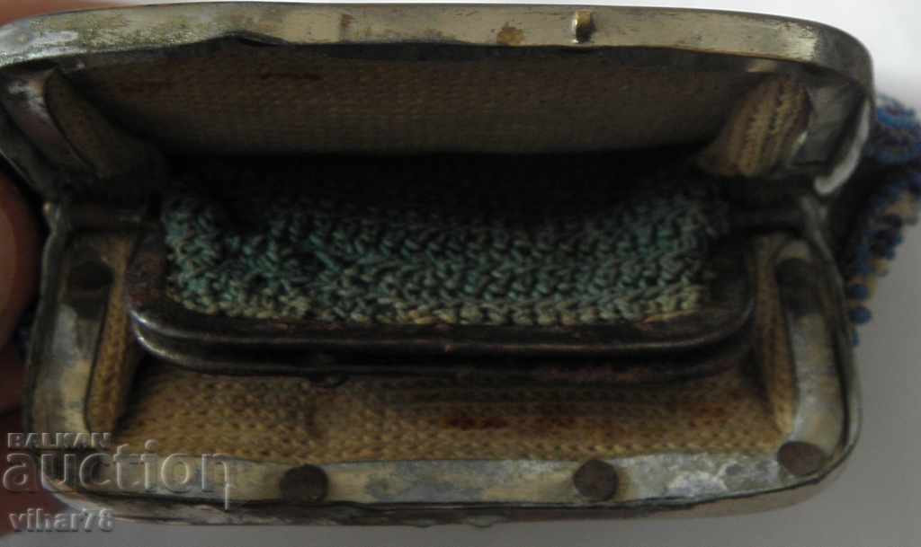 Delivery of OLD PORTOMONE WITH BEADS 1900