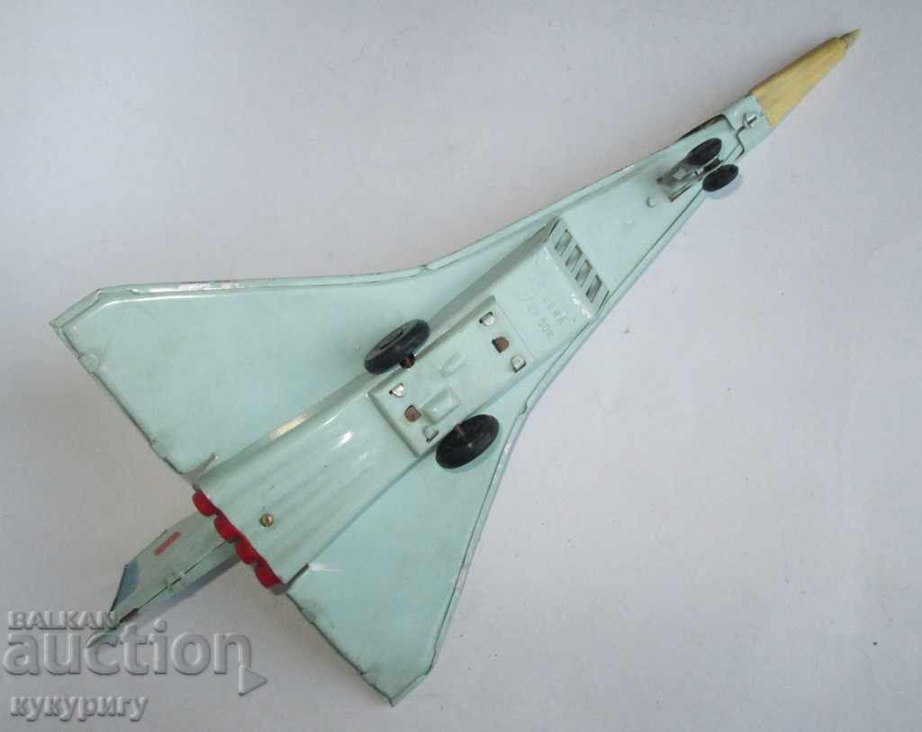 Παράδοση Παλιό ρωσικό αεροσκάφος παιχνιδιών λαμαρίνας TUS4 της ΕΣΣΔ Παράδοση Παλιό ρωσικό αεροσκάφος παιχνιδιών λαμαρίνας TUS4 της ΕΣΣΔ