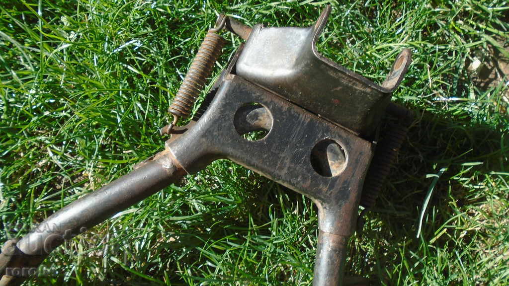 STAND - RETRO MOTOR with price 40.50 BGN | € 20.71 STAND - RETRO MOTOR with price 40.50 BGN | € 20.71