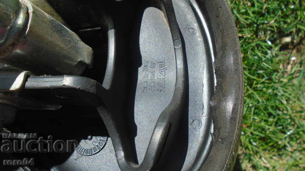 SEAT - BICYCLE - ITALIAN - EXCELLENT - 6 SEAT - BICYCLE - ITALIAN - EXCELLENT - 6