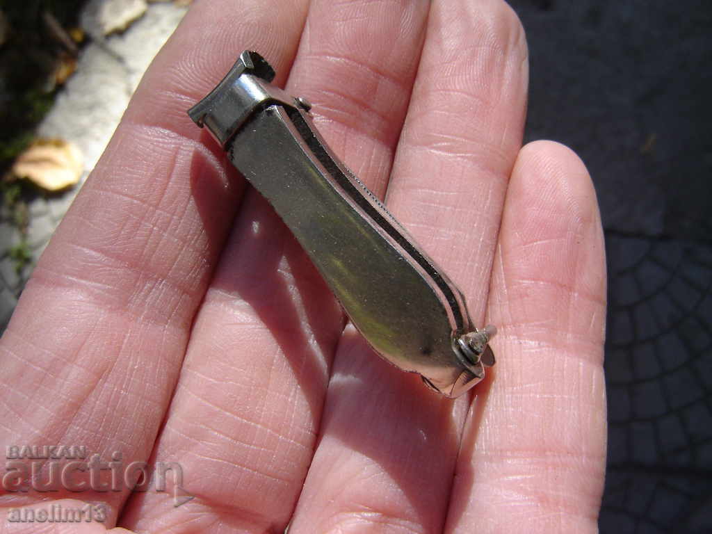 Delivery of OLD NAIL CLIPPER OMEGA SOLINGEN JOSEPH FEIST