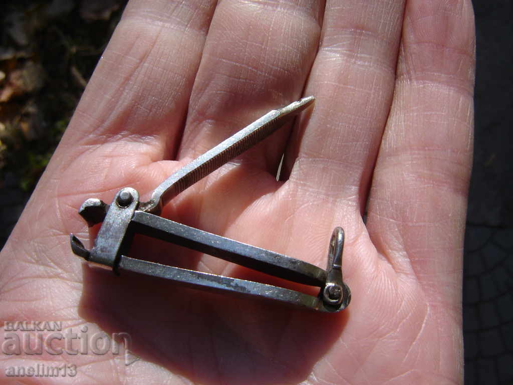 OLD OMEGA SOLINGEN JOSEPH FEIST NAIL CUTTER - 7 OLD OMEGA SOLINGEN JOSEPH FEIST NAIL CUTTER - 7
