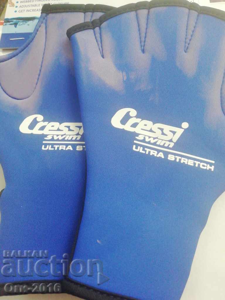 Mănuși de înot din neopren Gressi cu preț 25.00 BGN | € 12.78