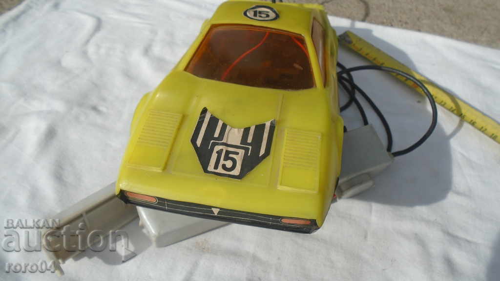 MAȘINĂ VECHIĂ RUSĂ MARE CU BATERII - 5