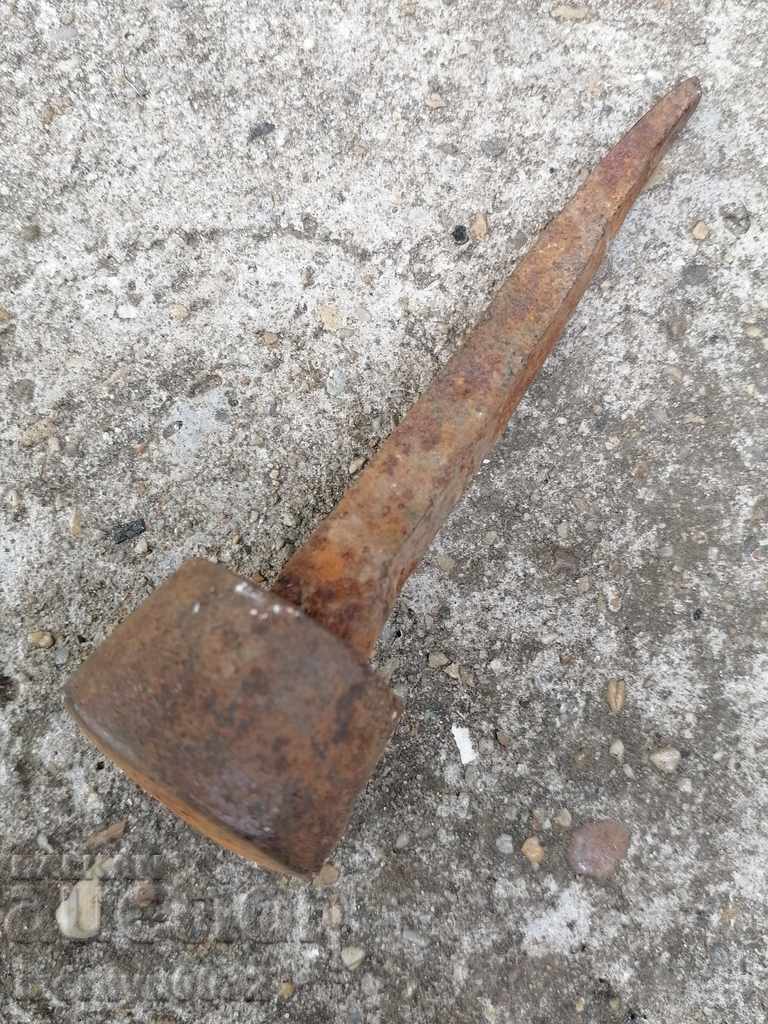 A primitive anvil for hair peeling - 6 A primitive anvil for hair peeling - 6