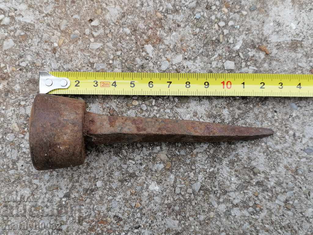 A primitive anvil for hair peeling - 7 A primitive anvil for hair peeling - 7