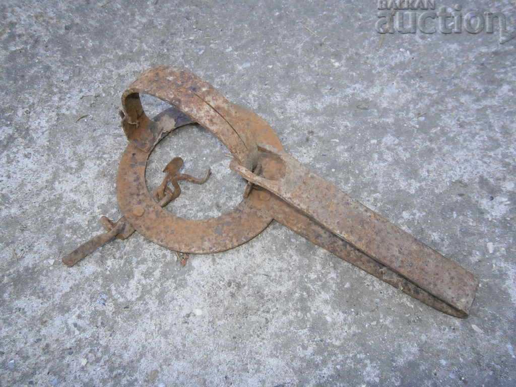 old forged trap for beaded golden ferrets WORKING with price 31.00 BGN | € 15.85