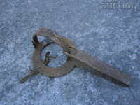 old forged trap for beaded golden ferrets WORKING