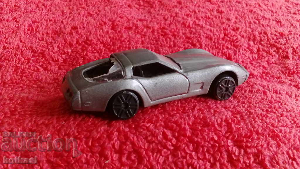 Delivery of Old small metal car Corvette China Delivery of Old small metal car Corvette China