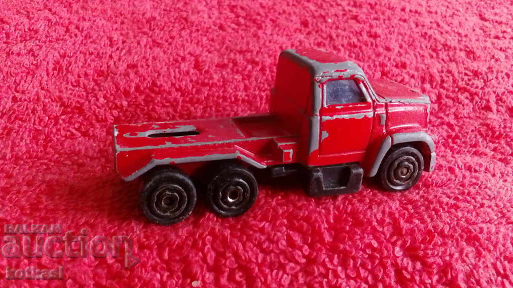 Delivery of Small old metal truck Tir 1/100 Majorette