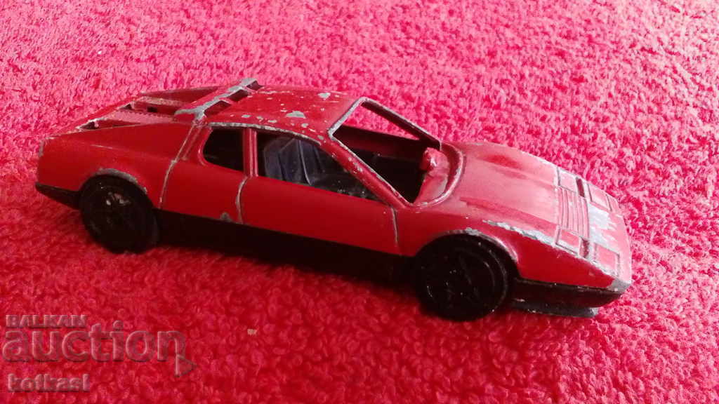 Delivery of Old metal car burago Ferrari 1/43 ITALY