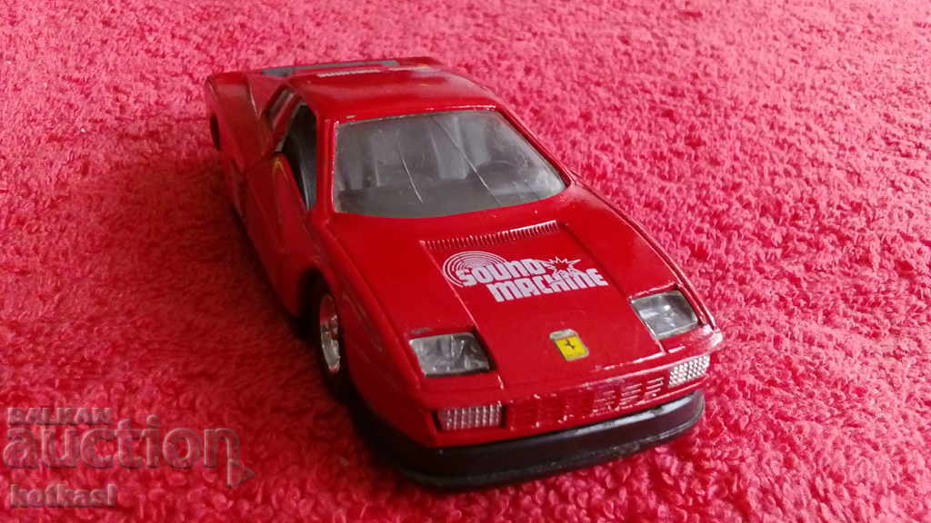 Licitație Mașină veche din metal FERRARI