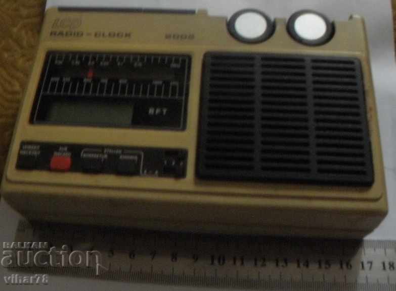 Παλιό ραδιόφωνο, ραδιο δέκτης 2002-LCD