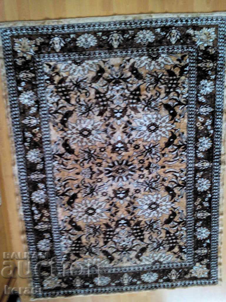 Plush rug, tablecloth, bedspread from the 80s with price € 4.09 | 8.00 BGN Plush rug, tablecloth, bedspread from the 80s with price € 4.09 | 8.00 BGN