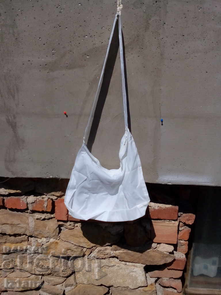 Δημοπρασία Παλιά τσάντα BGA Balkan, Βαλκανικό