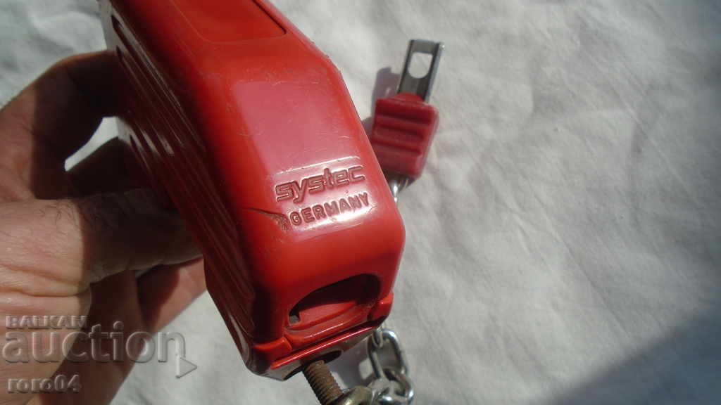 Auction LATCH - TROLLEY - BILLA - METRO Auction LATCH - TROLLEY - BILLA - METRO