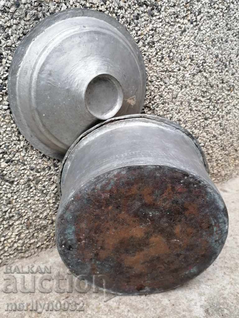 An old tinned pot, a baker's copper pot with lid - 6 An old tinned pot, a baker's copper pot with lid - 6