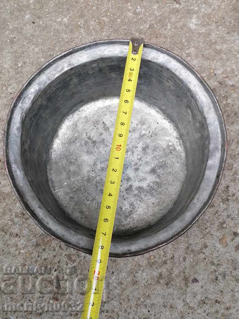 An old tinned pot, a baker's copper pot with lid with price 89.00 BGN | € 45.50 An old tinned pot, a baker's copper pot with lid with price 89.00 BGN | € 45.50