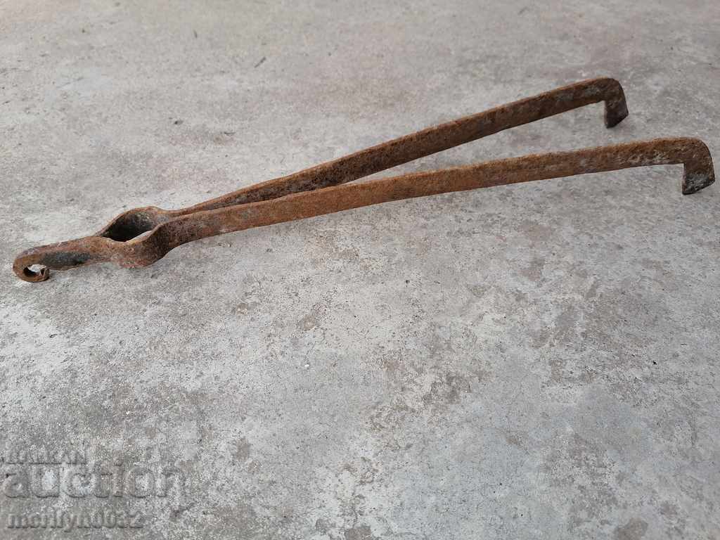 Vechi fier forjat fier forjat fier forjat cu preț 28.00 BGN | € 14.32 Vechi fier forjat fier forjat fier forjat cu preț 28.00 BGN | € 14.32