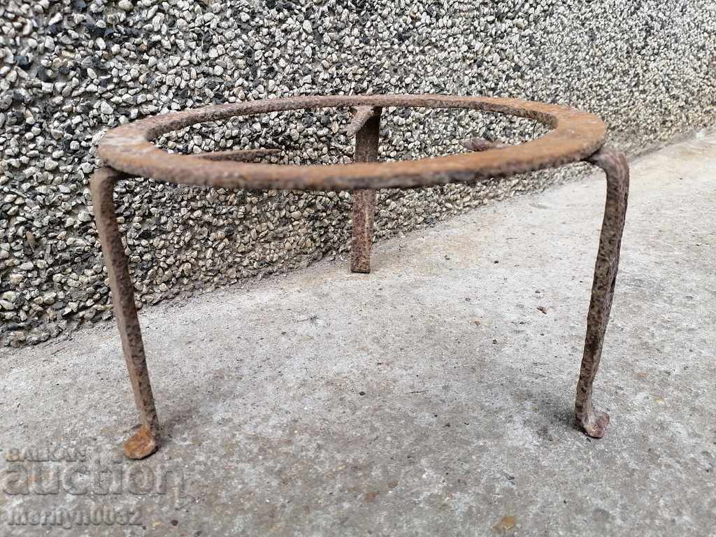 Antique wrought iron fire pit stand with price 43.00 BGN | € 21.99 Antique wrought iron fire pit stand with price 43.00 BGN | € 21.99