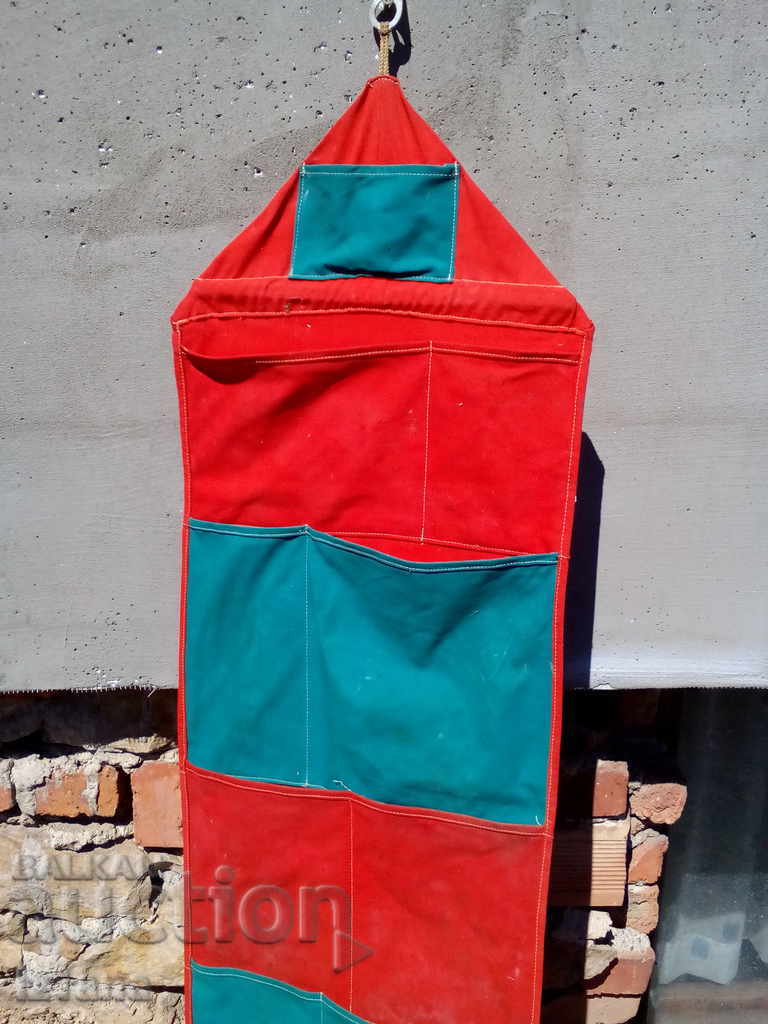 Old tool case with price 25.00 BGN | € 12.78 Old tool case with price 25.00 BGN | € 12.78