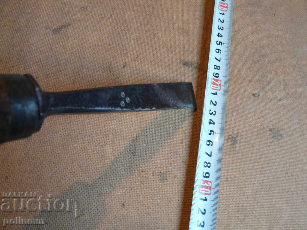 Licitație Dălți solide de calitate - 3 Licitație Dălți solide de calitate - 3