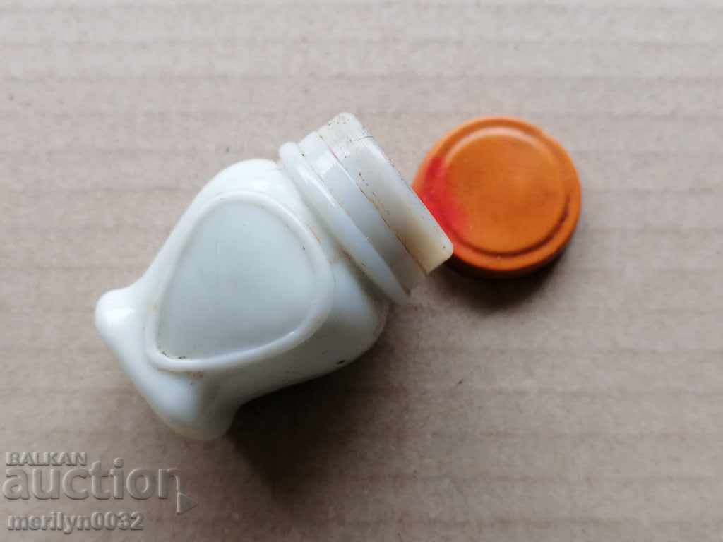 Auction White glass bottle with ointment from the beginning of the 20th century Kingdom of Bulgaria Auction White glass bottle with ointment from the beginning of the 20th century Kingdom of Bulgaria