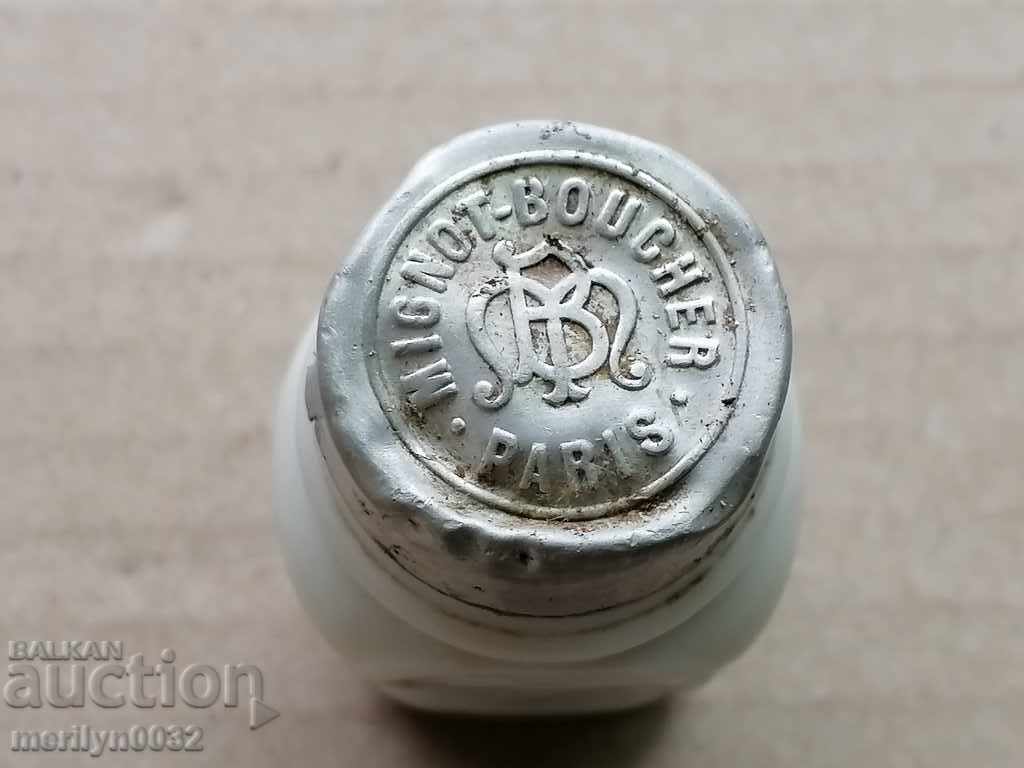 White glass bottle with ointment from the beginning of the 20th century Kingdom of Bulgaria with price 70.00 BGN | € 35.79 White glass bottle with ointment from the beginning of the 20th century Kingdom of Bulgaria with price 70.00 BGN | € 35.79