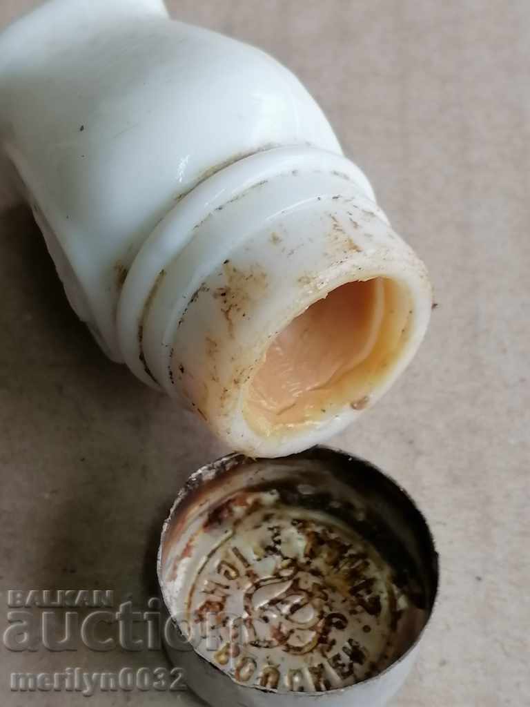 White glass bottle with ointment from the beginning of the 20th century Kingdom of Bulgaria - 6 White glass bottle with ointment from the beginning of the 20th century Kingdom of Bulgaria - 6