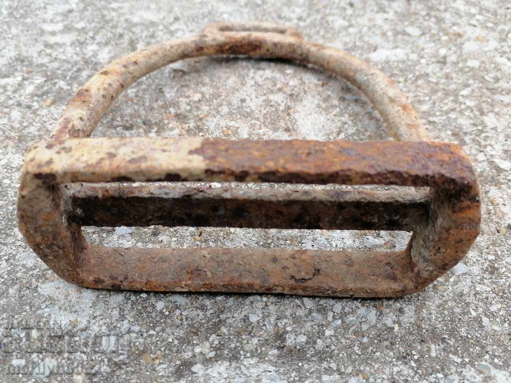 Auction Strive for a cavalry horse Auction Strive for a cavalry horse