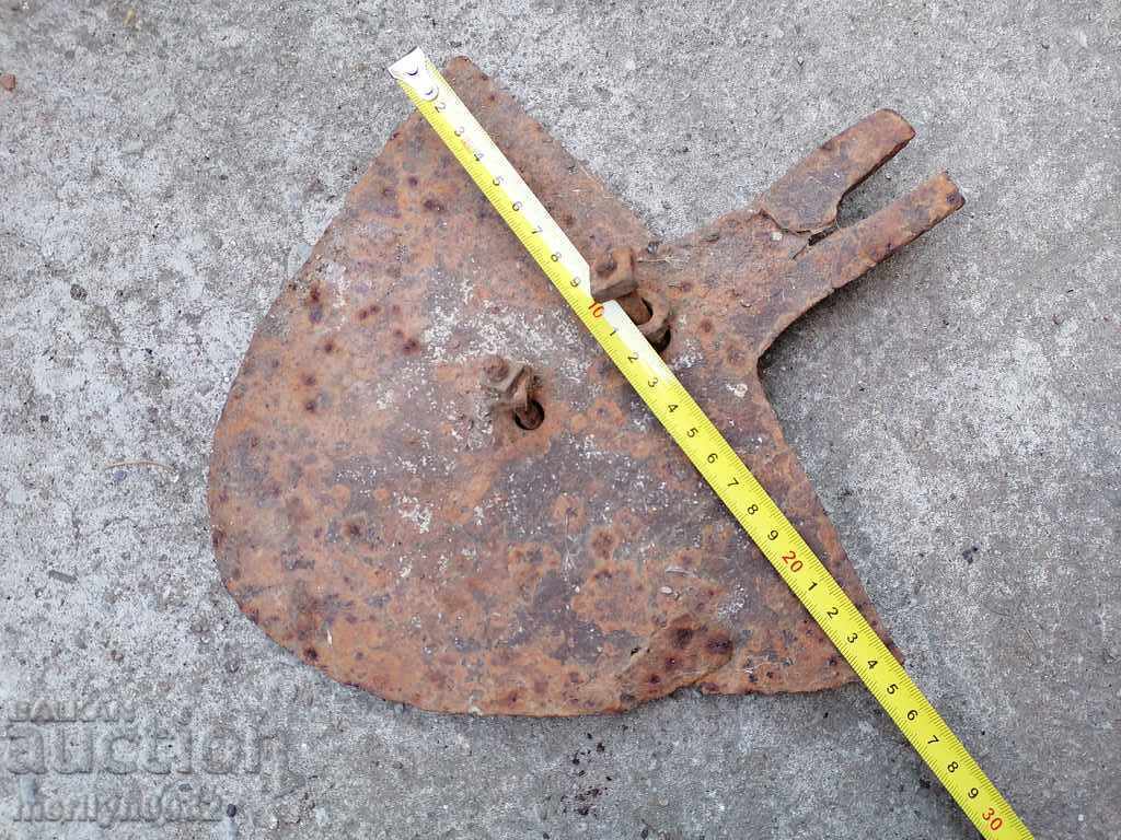 Old wrought iron plow, plow, solder wrought iron - 5 Old wrought iron plow, plow, solder wrought iron - 5