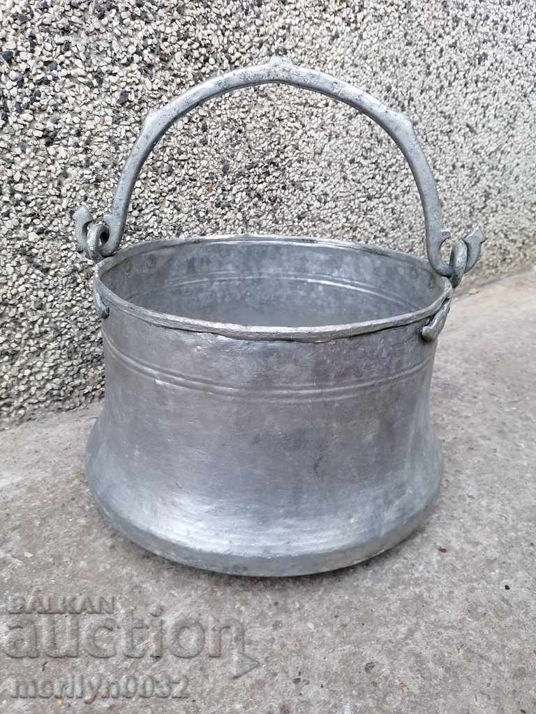 Old cauldron copper pot copper tinned coin Old cauldron copper pot copper tinned coin
