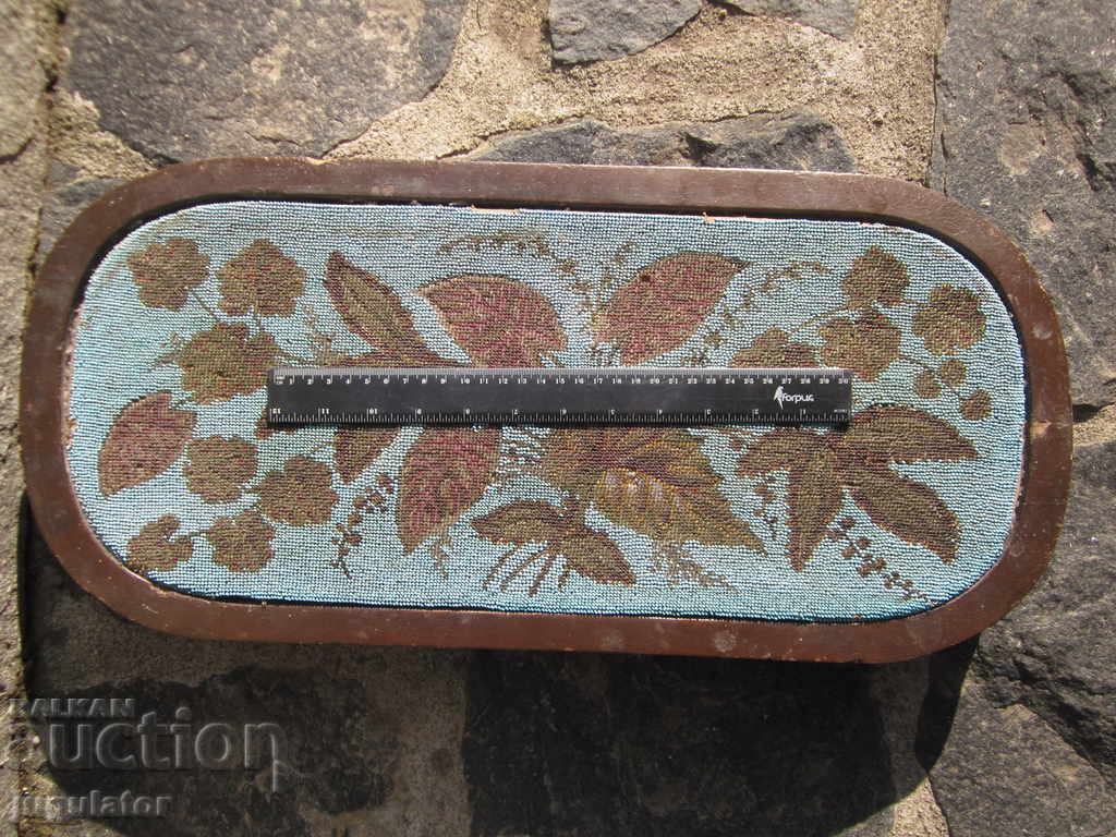 αντίκα βουλγαρικής αναγέννησης ξύλινο τραπέζι με χάντρες - 7