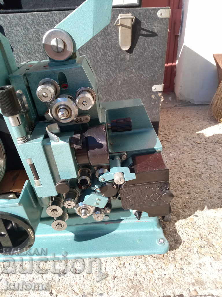 Auction  Old movie camera Ukraine