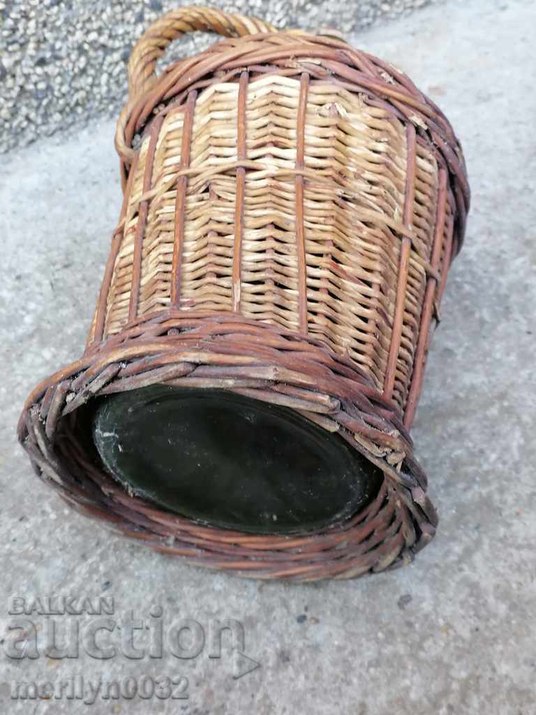 An old wallet, a bottle, a bottle - 5 An old wallet, a bottle, a bottle - 5