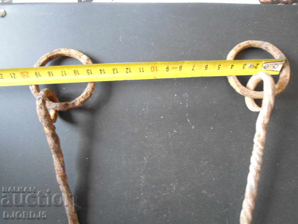 Παράδοση Παλαιό σφυρήλατο χαλινάρι, πρωτόγονο Παράδοση Παλαιό σφυρήλατο χαλινάρι, πρωτόγονο