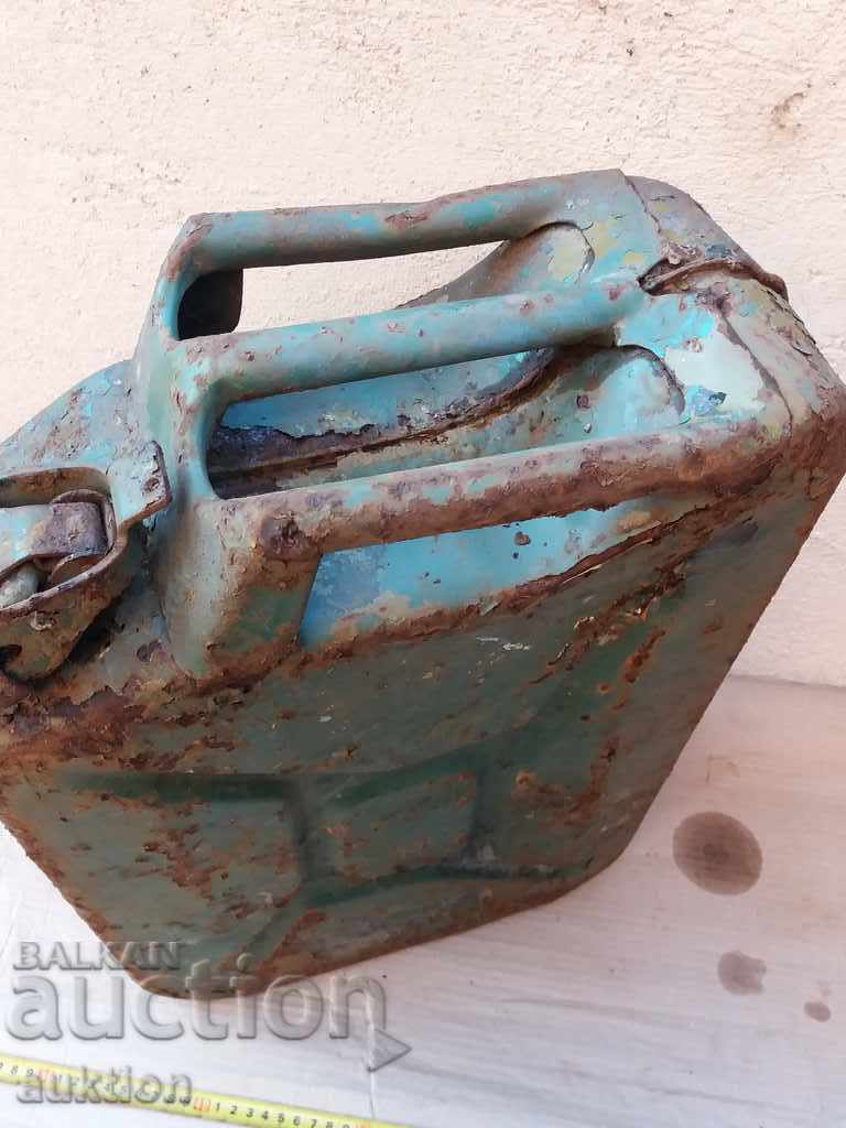 Auction OLD METAL CAN FOR PETROL, OIL, OIL - 20 LITERS Auction OLD METAL CAN FOR PETROL, OIL, OIL - 20 LITERS