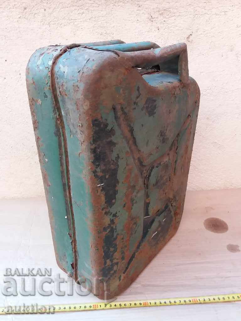 OLD METAL CAN FOR PETROL, OIL, OIL - 20 LITERS - 5 OLD METAL CAN FOR PETROL, OIL, OIL - 20 LITERS - 5