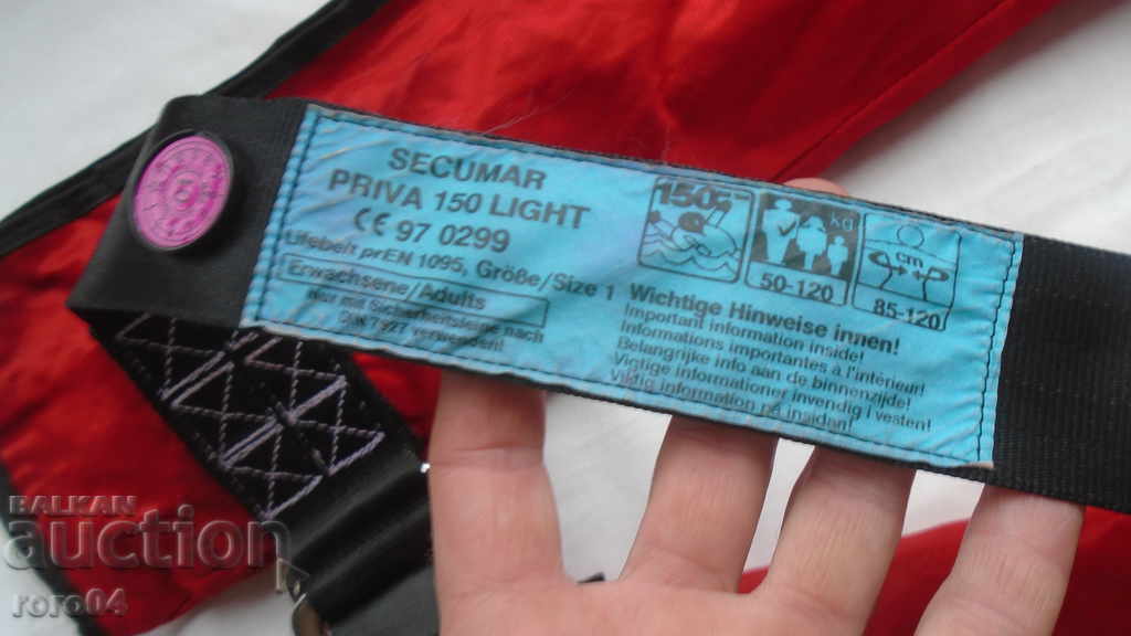 Licitație VEST DE SALVARE - SECUMAR PRIVA 150 LIGHT