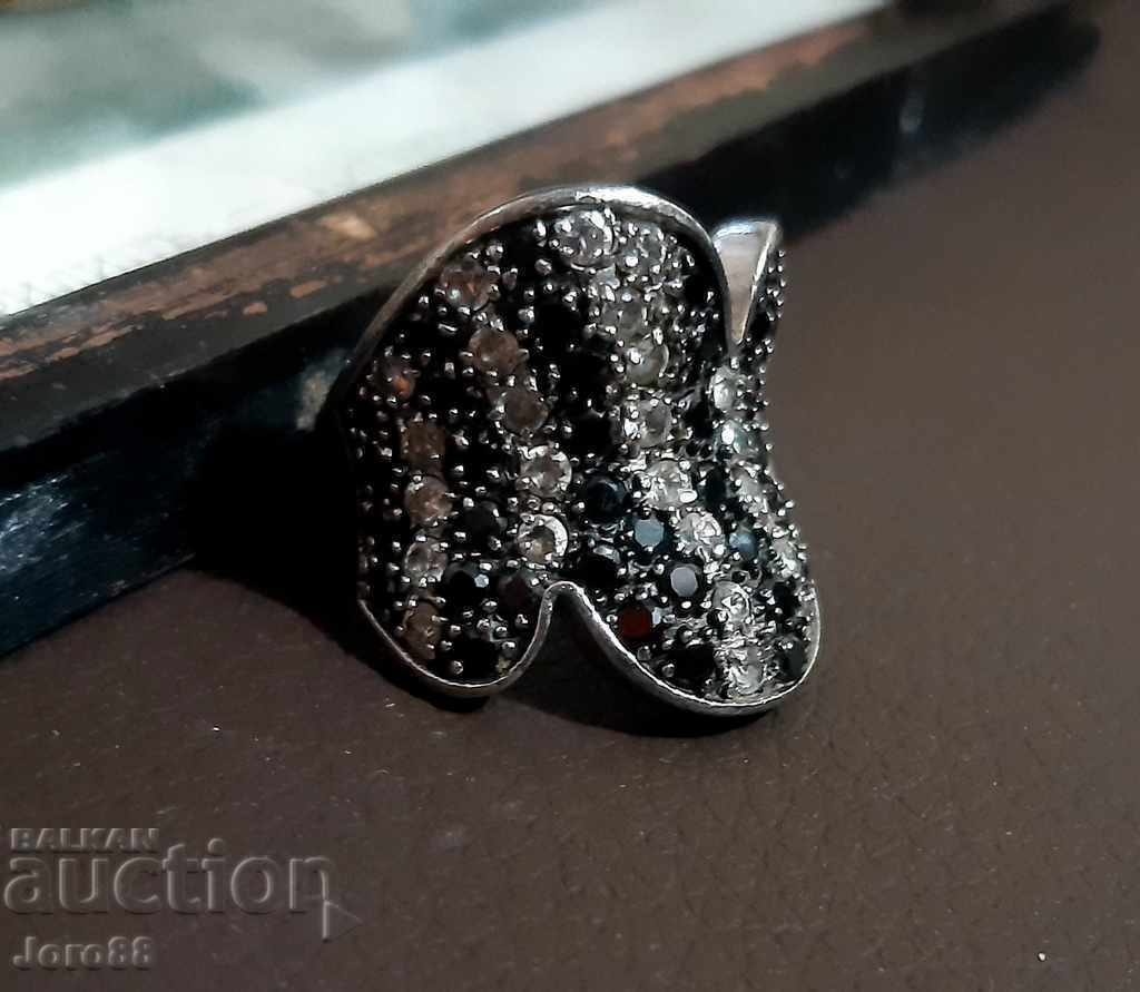Massive silver women's ring with stones! with price 70.00 BGN | € 35.79 Massive silver women's ring with stones! with price 70.00 BGN | € 35.79