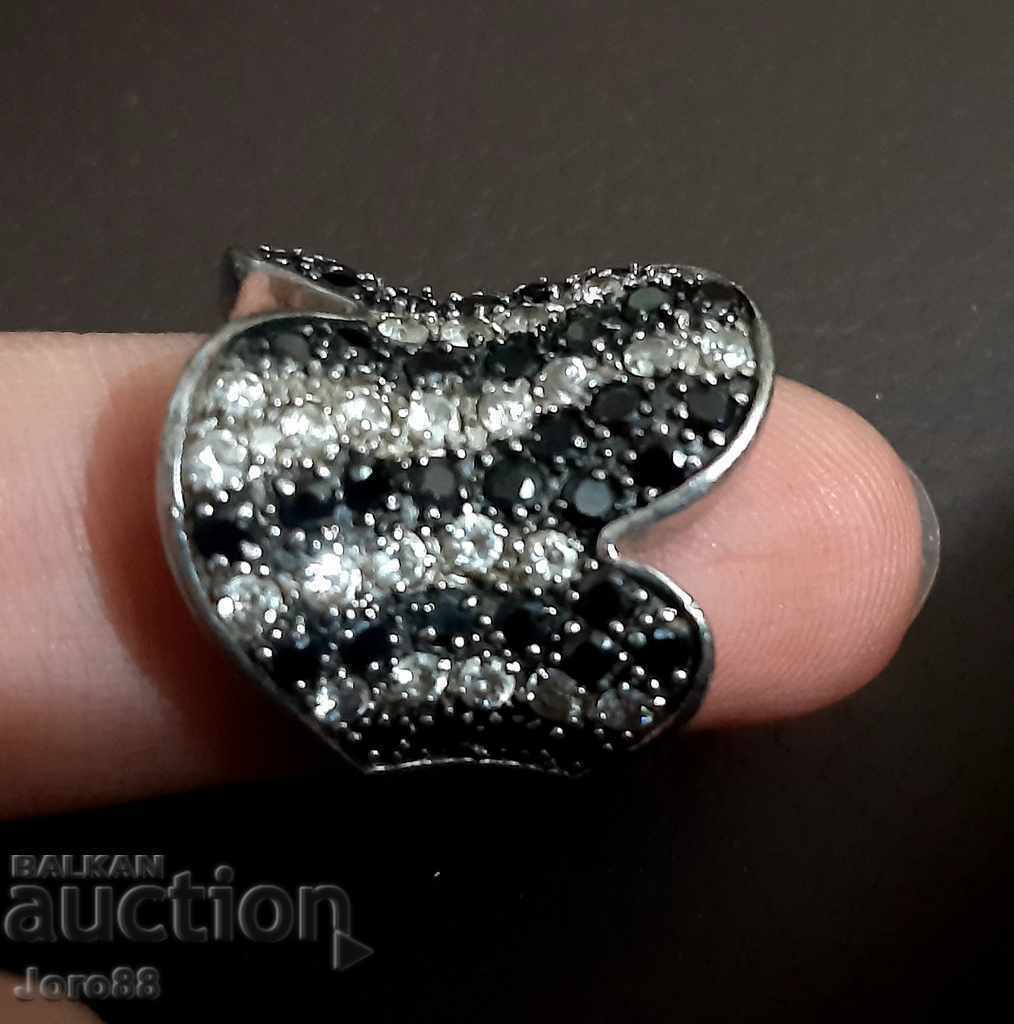 Ογκώδες ασημένιο γυναικείο δαχτυλίδι με πέτρες!