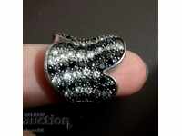 Масивен сребърен дамски пръстен с камъни !