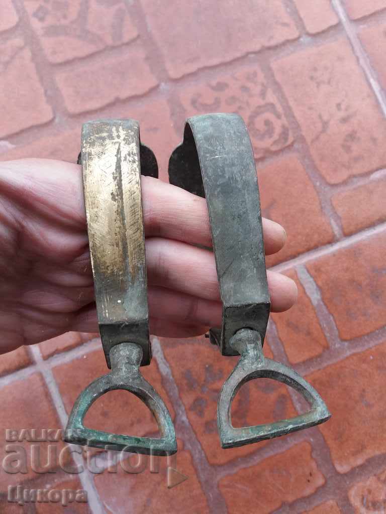 Licitație VECHI BRONZ SPOURES STIPPER CON Licitație VECHI BRONZ SPOURES STIPPER CON