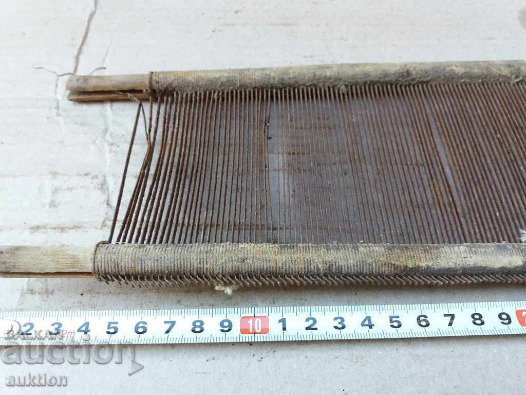 OLD MASSIVE COMB CROSSED FROM A RENAISSANCE LOOM - 5 OLD MASSIVE COMB CROSSED FROM A RENAISSANCE LOOM - 5