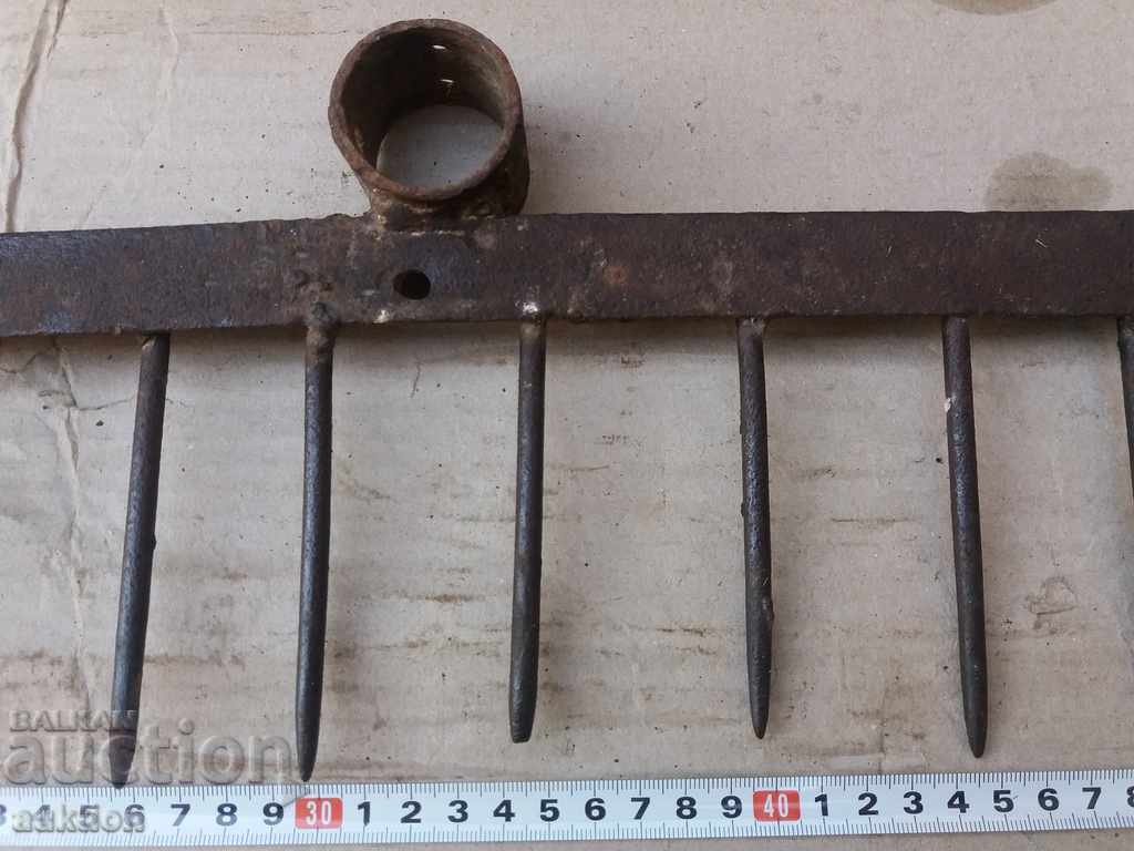 Licitație URIAȘĂ VECHI RIPER FORJAT - unealtă agricolă
