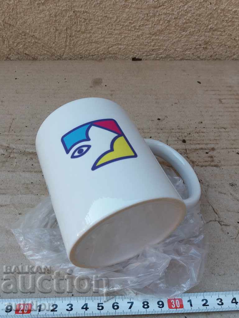 Auction PORCELAIN MUG WITH INSCRIPTION IN BOX Auction PORCELAIN MUG WITH INSCRIPTION IN BOX