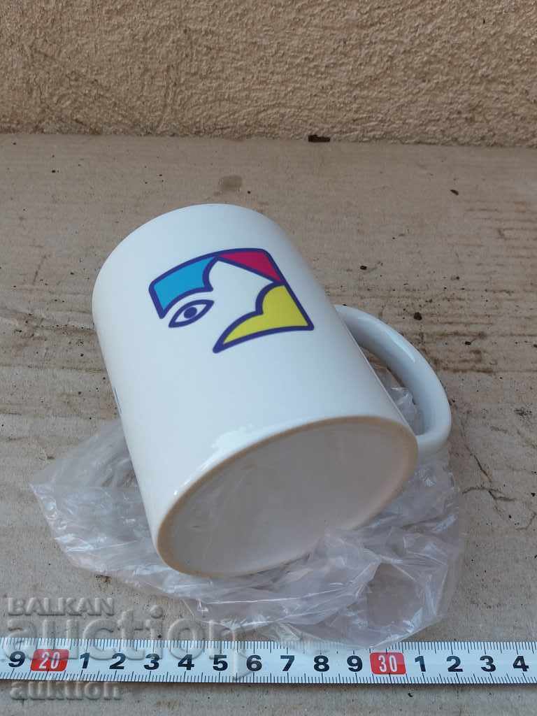 Delivery of PORCELAIN MUG WITH INSCRIPTION IN BOX Delivery of PORCELAIN MUG WITH INSCRIPTION IN BOX