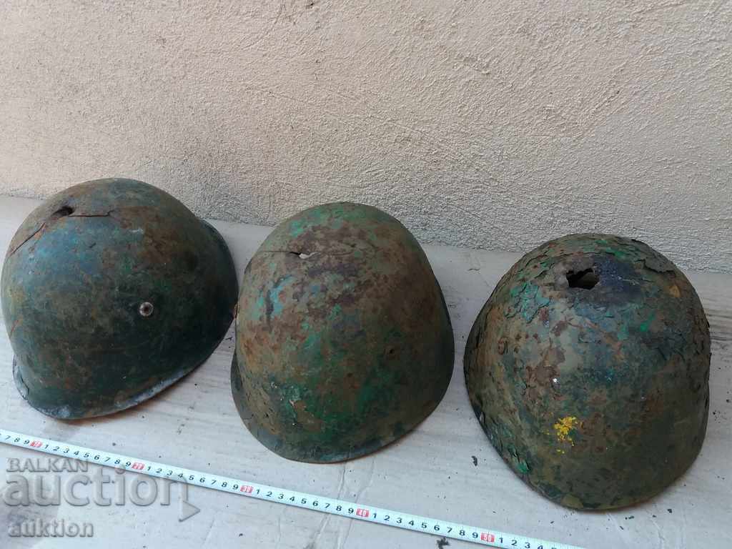 Delivery of LOT OF THREE HELMETS - MILITARY - BA Delivery of LOT OF THREE HELMETS - MILITARY - BA